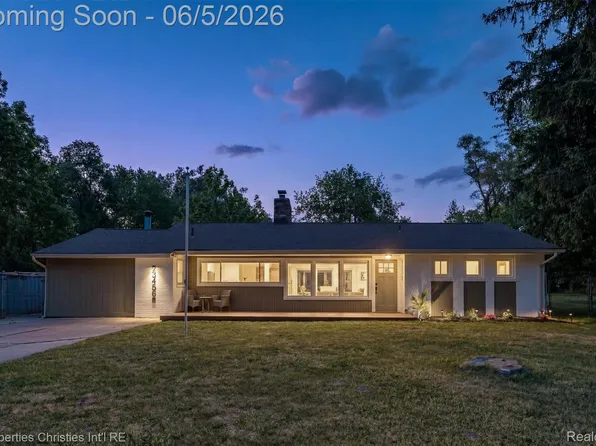 23456 Lee Baker Dr, Southfield, MI 48075