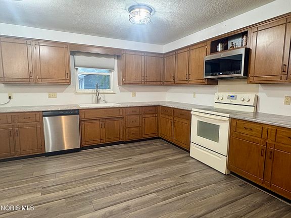 5th image of 401 Murbach St