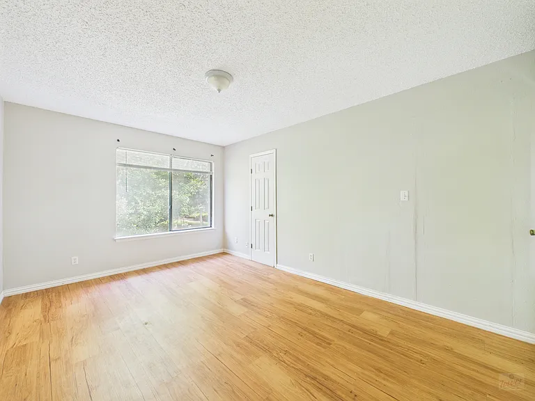 9520 Quail Village Ln — Photo 49