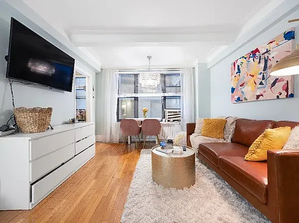 7 Park Avenue image 1 of 13