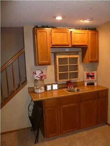4 bed, 2149 sqft, $2,050 — Photo 2