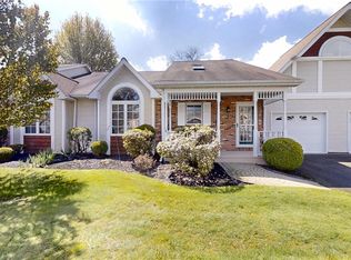 3 Bird Walk Ln, Williamsville, NY 14221