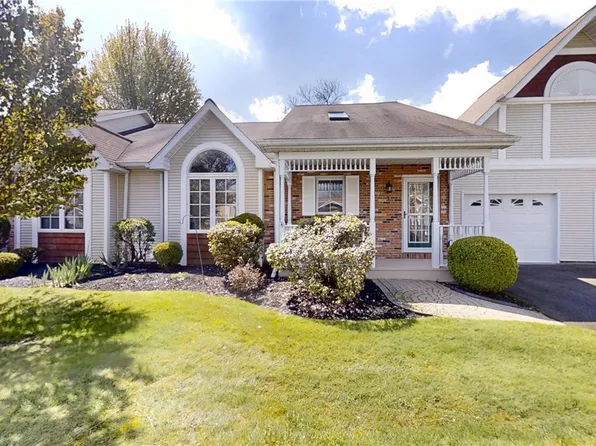 3 Bird Walk Ln, Williamsville, NY 14221