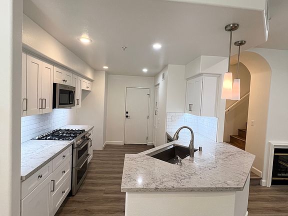 4th image of 2315 Ternberry Ct