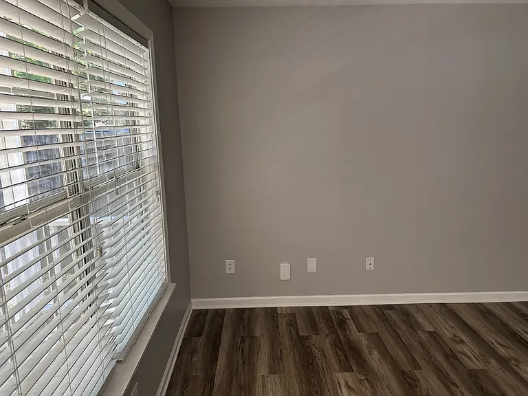 216 McFadden St — Photo 24