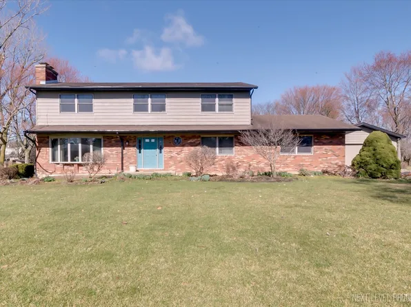 11N154 Capulet Cir, Elgin, IL 60124