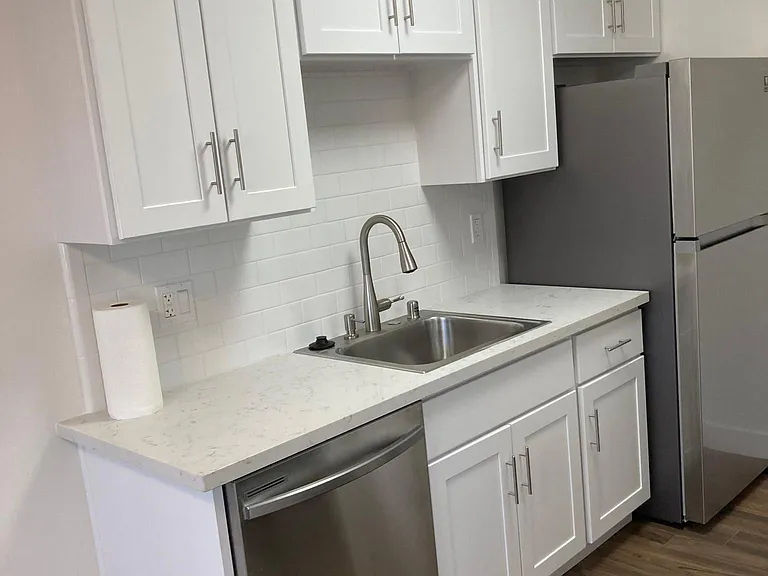 20411 Marshall St — Photo 11