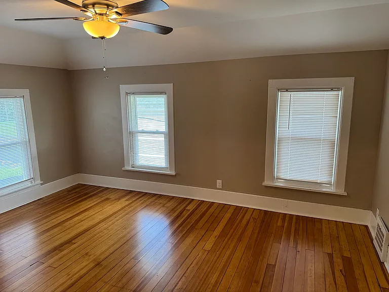 121 Terwilliger Ave — Photo 16