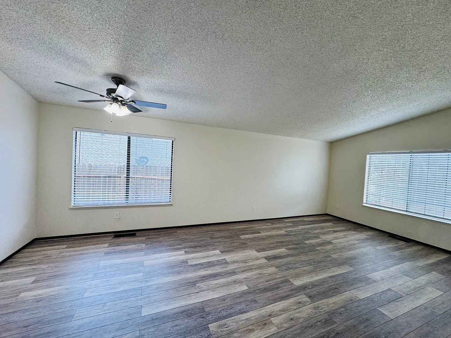 4 bed, 1600 sqft, $3,300 — Photo 3