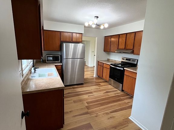 2nd image of 102 NW Sharmin Dr #104