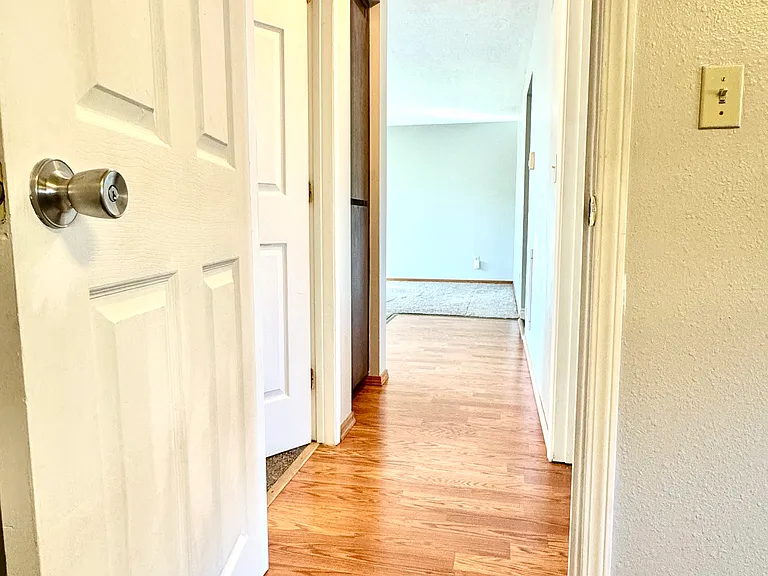 746 NW Yamhill St — Photo 11