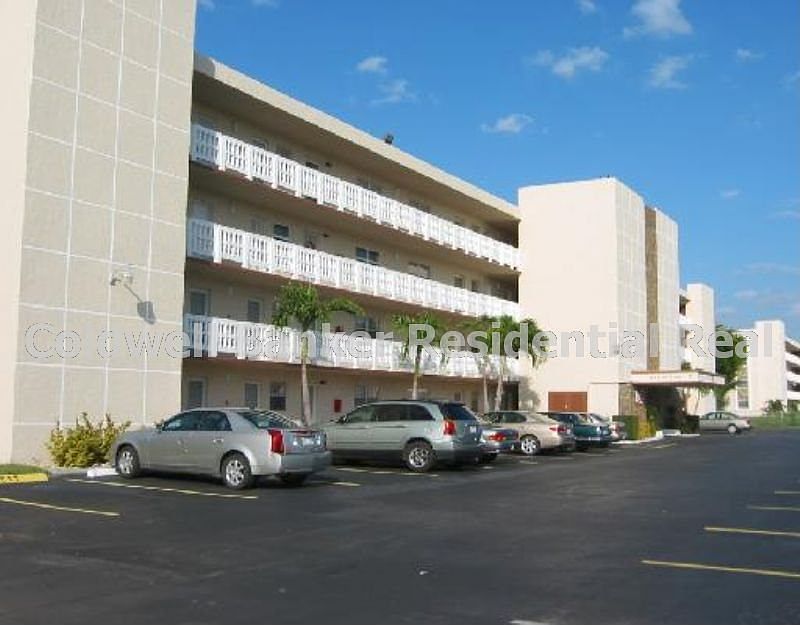 1st image of 424 SE 10th St APT 204