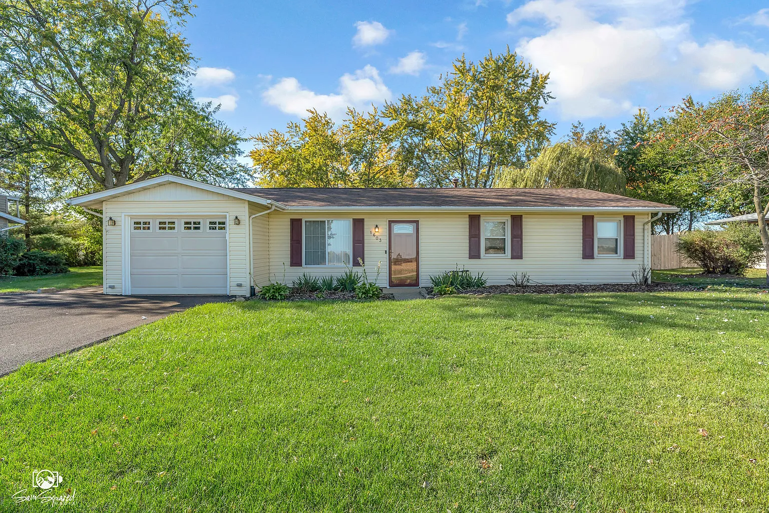 1603 Rickey Dr photo 1