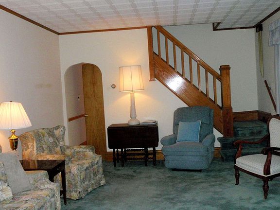 Spacious living room