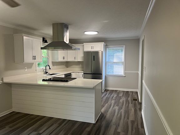 3rd image of 105 Laurel Ct