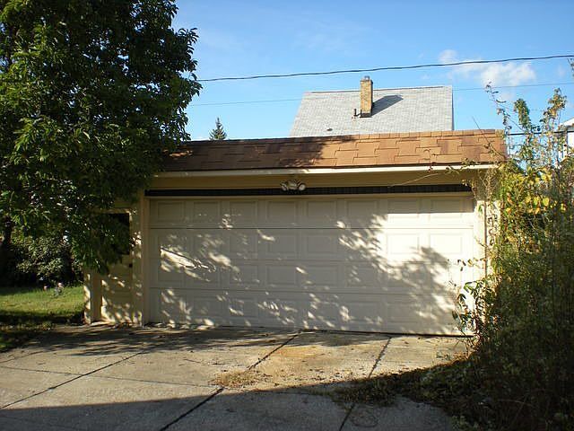 2nd image of 19523 Shawnee Ave