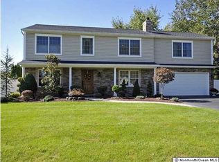 23 Cherry Hill Ln, Manalapan, NJ