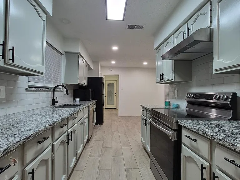 3402 Cascadia Dr — Photo 12
