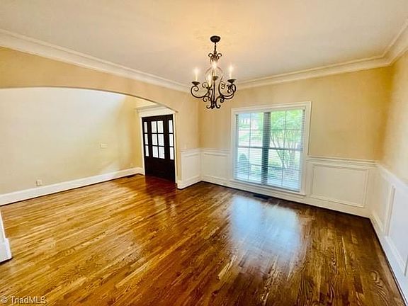 3rd image of 2915 Wynnewood Dr