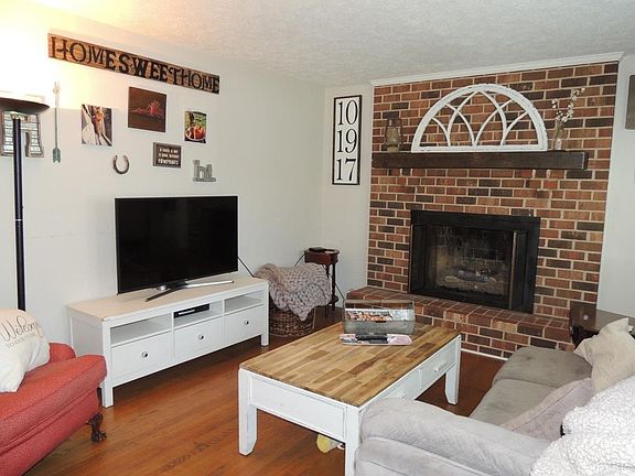 5th image of 116 Hillview Dr