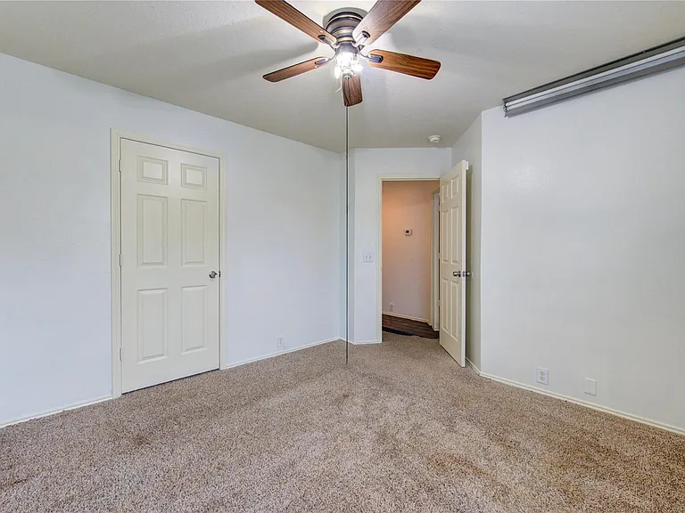 14027 Coveney Dr — Photo 36