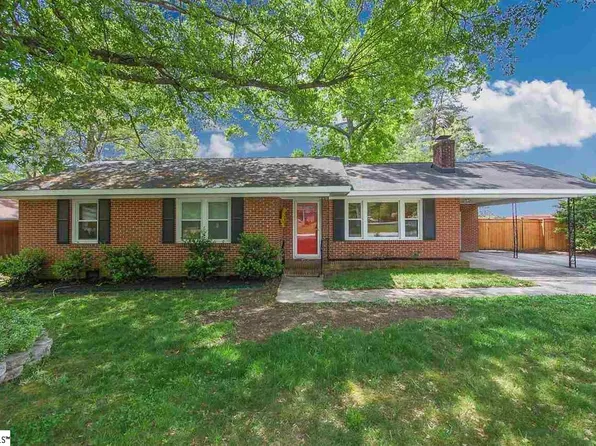 900 Ikes Rd, Taylors, SC 29687