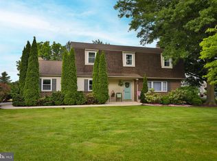 28 W Hillcrest Ave, Chalfont, PA 18914