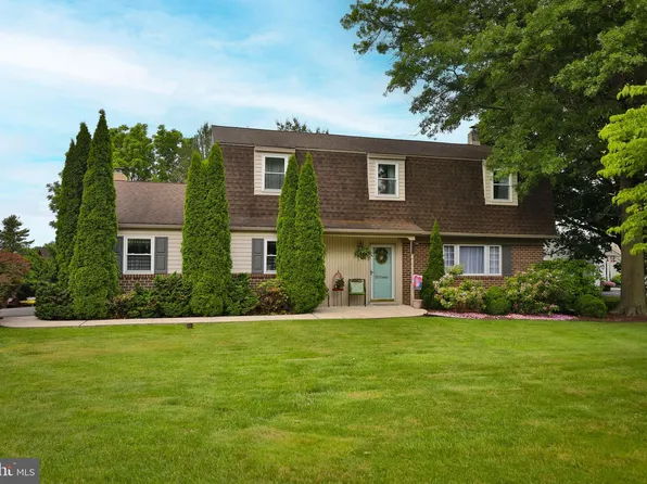 28 W Hillcrest Ave, Chalfont, PA 18914