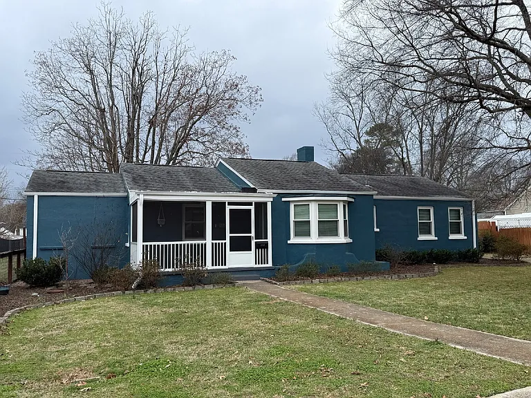 2512 Pansy St SW — Photo 2