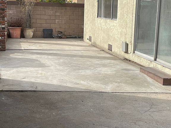 2nd image of 9334 Laurel Ave #1