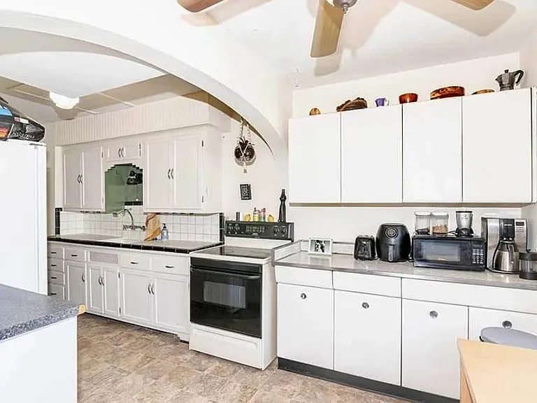 1514 Kessler Boulevard East Dr — Photo 4