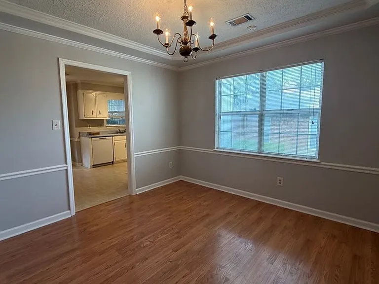 199 Amelia Dr W — Photo 9