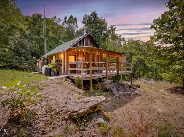 427 Mini Horse Dr, Gate City, VA 24251