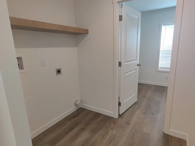 330B Kathleen St — Photo 13