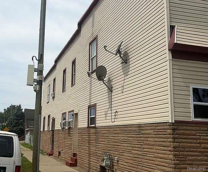 3401 Military St, photo 6
