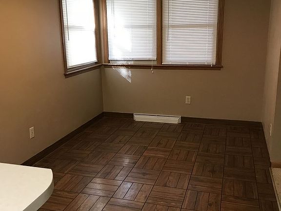 3rd image of 43 Birchwood Dr