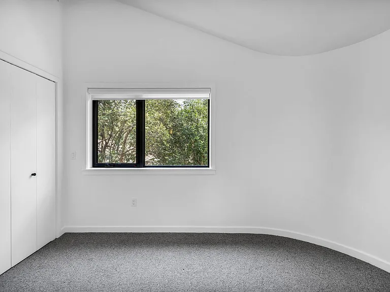 2403 Wilson St — Photo 17