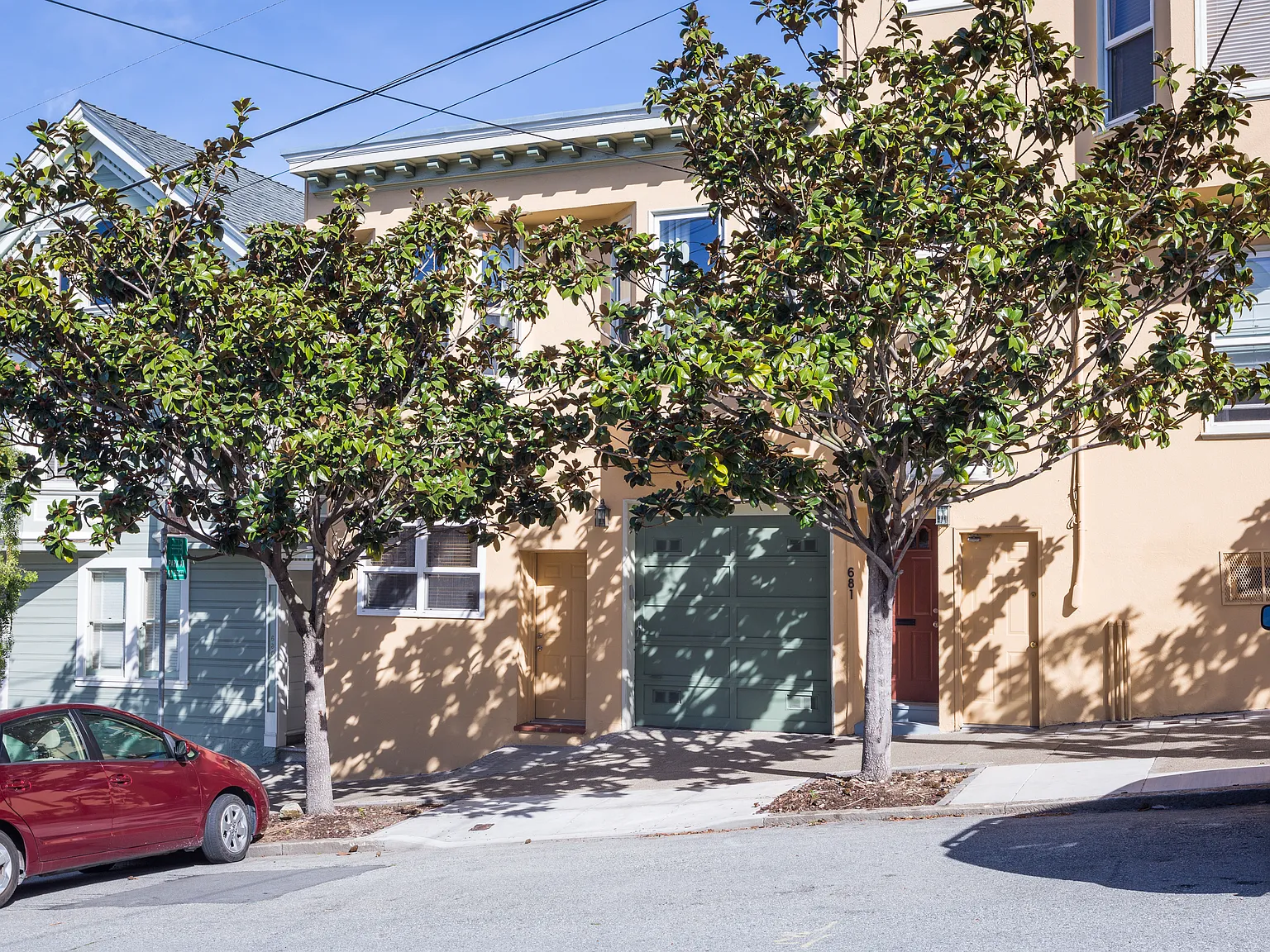 2 bed, 950 sqft, $5,350 — Photo 1