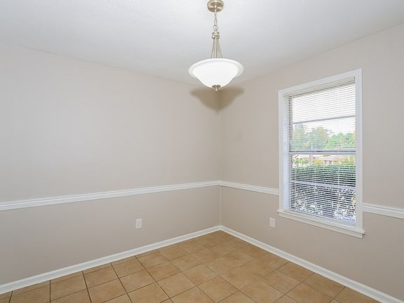 5th image of 3406 Barrington Dr S