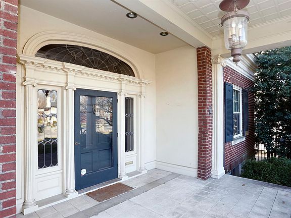 4th image of 210 S Ashland Ave
