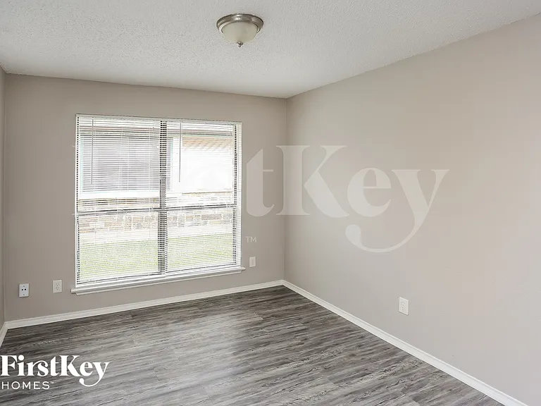 1269 Roan Dr — Photo 5