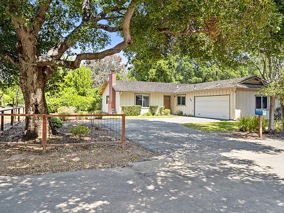 2nd image of 866 Woodland Ct