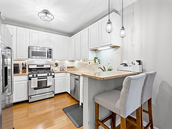 5th image of 1111 S Wabash Ave APT 1807