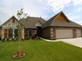 7420 E Knoxville St, Broken Arrow, OK 74014