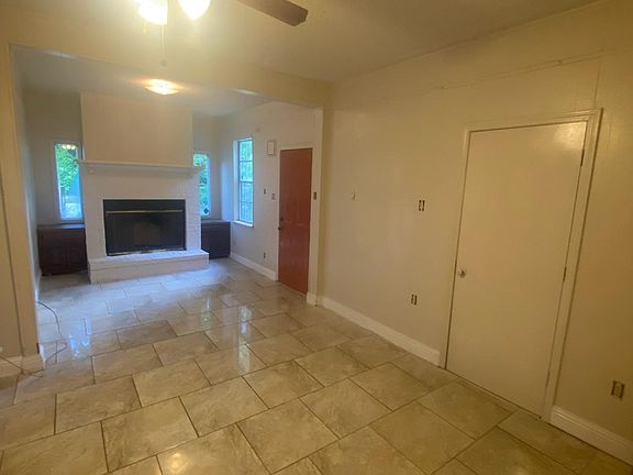 additional living area/den