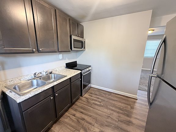 4th image of 1313 21st St #2