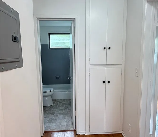 919 N Orange Grove Ave #6 — Photo 14