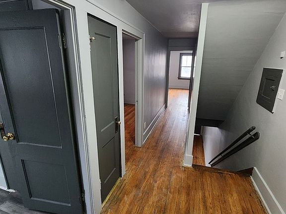 5th image of 3515-17 Cuming St #3517