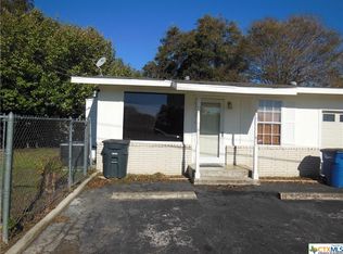 814 W Nacogdoches St, New Braunfels, TX 78130