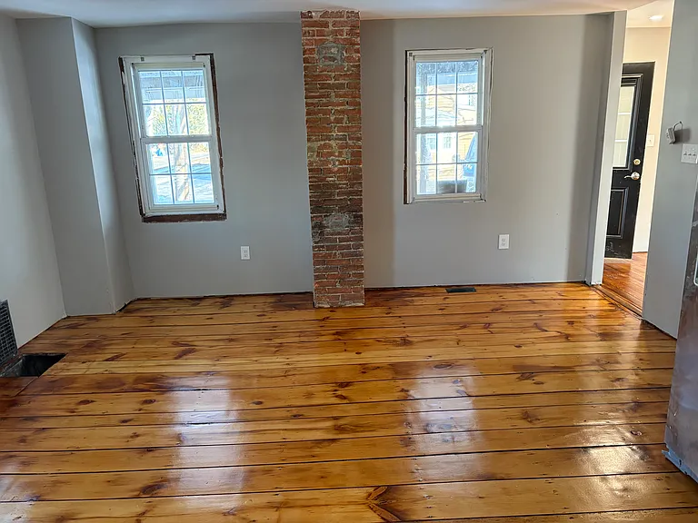 28 E 3rd St — Photo 5